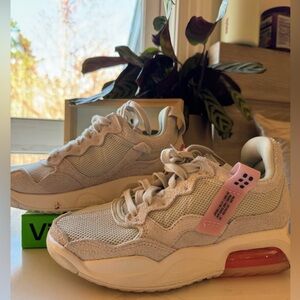 In great condition never worn before